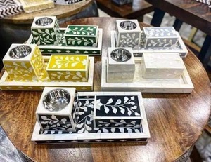 Juego de caja y bandeja para quemador de incienso de cuerno de hueso blanco indio hecho a mano con incrustaciones negras de madera de pino de ILAHI - Product Image 4
