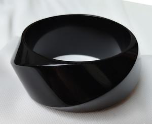 Bracelet jonc irrégulier tendance en résine de bonne qualité, bijoux pour femme - Product Image 2