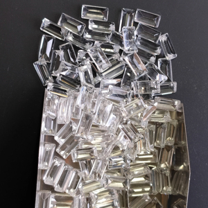 โทแพซสีขาวธรรมชาติ 8x4 มม. ทรงบาแกตต์ คุณภาพดีที่สุด พลอยหลวมสำหรับทำเครื่องประดับ ผลิตภัณฑ์จากเรดเมาน์เทน เจมส์ - Product Image 1