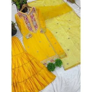 Hermosa Top-Gharara y Dupatta con Secuencia de bordado pesado Trabajo Ropa y accesorios musulmanes tradicionales - Product Image 4