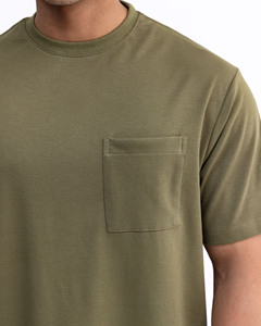 T-shirt Homme Vert Olive de Haute Qualité en Coton Jersey à Manches Courtes Col Rond Coupe Classique avec Poche Avant Vêtement Décontracté Vente en Gros - Product Image 4