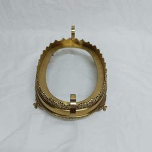 ถาดเสิร์ฟรูปวงรีเคลือบทองพร้อมฐานแก้ว หูจับตกแต่งสไตล์วินเทจ ถาดโลหะสำหรับตกแต่งบ้านและเสิร์ฟอาหาร - Product Image 3