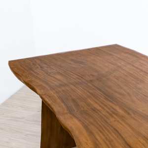 โต๊ะรับประทานอาหารไม้สักแผ่นเดียว ดีไซน์วาบิซาบิ ทำมือ เป็นมิตรกับสิ่งแวดล้อม สำหรับบ้านหรู สำนักงาน หรือห้องประชุม - Product Image 3