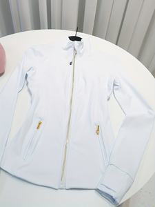 Haut de sport extensible doux, veste de yoga personnalisée pour femme, idéal pour la gym, l'entraînement, la course, respirant, coupe ajustée, zippé, athlétique - Product Image 4