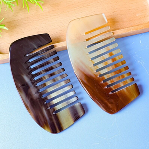 Peine de Cuerno de Vaca Auténtico Hecho a Mano, Antiestático y Ecológico para Hombre, Diseño Náutico Moderno de Alta Calidad - Product Image 5