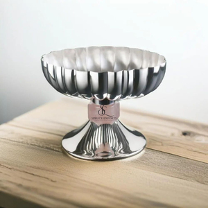 Bol sur pied cannelé en argent de luxe, élégante coupelle à fruits en métal festonné, pièce maîtresse pour la décoration intérieure de luxe, les hôtels et les cadeaux - Product Image 1
