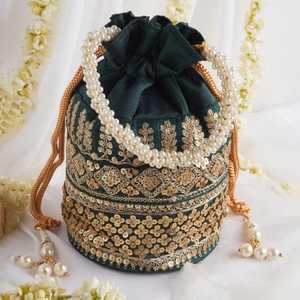 Indian Handmade Classy Zari & Tikli Work Silk Potli para mujeres Bolsas de regalo de devolución Favor DE BODA Mehndi Haldi Favor - Product Image 4