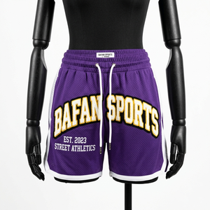 Shorts deportivos morados para mujer de malla de poliéster de alta calidad de 160 GSM con panel lateral blanco y logotipo bordado. - Product Image 3