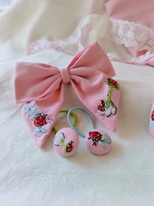 Lazo para el Cabello de Tela Bordada Rosa con Detalles Florales, Pinza Decorativa para el Cabello con Cinta para Niñas y Mujeres - Product Image 2