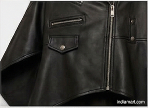 Chaqueta de cuero negra para mujer, estilo poncho, chaqueta de motociclista, capa oversize moderna con detalles de cremallera, moda de invierno, ropa urbana premium - Product Image 6
