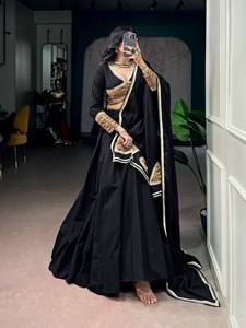 Conjunto de Lehenga Tradicional para Boda, Largo hasta el Suelo, de Algodón Khadi, Sin Arrugas, de Secado Rápido, con Bordado de Hilo de Lentejuelas, Espejos y Gota - Product Image 3