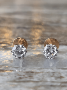 Pendientes de Diamantes Cultivados en Laboratorio, Redondos, 1.00 Ct, Diseño Solitario en Oro, Engaste de Seis Puntas, Joyería Clásica para Mujer - Product Image 2