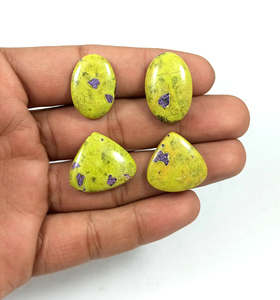 Exquis cabochon en atlantasite naturelle avec une fusion jaune-violet saisissante, parfait pour les créations de haute joaillerie sur mesure, pour les collectionneurs. - Product Image 5
