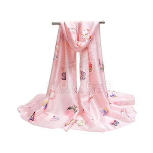Écharpe en soie de luxe fabriquée au Pakistan, tissu respirant et doux, élégante, pour les voyages décontractés et le port au bureau. - Product Image 3