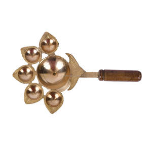 Lampe à huile religieuse Aarti Diya en laiton poli, antirouille, pour Puja - Product Image 1