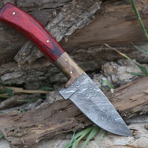 Couteau de chasse en acier de Damas avec manche en bois rouge et lame à motif stratifié pour le camping en plein air et la vente en gros - Product Image 4