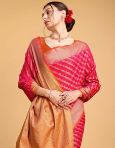 Sari Tradicional KV de Seda Litchi Kanjivaram Rosa con Diseño Pintado a Mano para Fiestas y Blusa sin Coser - Product Image 1
