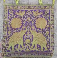 Sac fourre-tout décontracté en brocart de soie pour femme Shivam Arts Export, avec pompon, bandoulière unique, élégant, luxueux, fermeture éclair, traditionnel