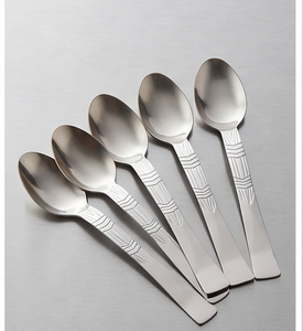 Cuillères à thé en acier inoxydable au design minimaliste, manche long, finition miroir, compatibles lave-vaisselle, pour les voyages et la cuisine - Product Image 1