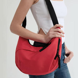 Sac à bandoulière rose en nylon de haute qualité pour femme, idéal pour la plage, les voyages et les étudiantes, sac hobo, sac fourre-tout, sac à main OEM & ODM. - Product Image 6
