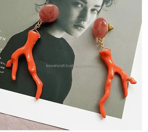 Boucles d'oreilles créoles époxy en résine pour femmes écologiques de luxe Style classique à la mode Design personnalisable Meilleur prix Bijoux de mode - Product Image 2