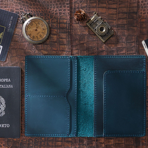 Cartera Minimalista de Cuero Genuino para Pasaporte, Diseño Delgado de 4 Pulgadas para Tarjetas de Crédito, Sin Cierre, Costuras Marrones - Product Image 5