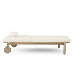 Chaises longues de luxe Kawila modernes en teck massif, finition naturelle de haute qualité, avec coussin pour usage extérieur en hôtel - Product Image 5