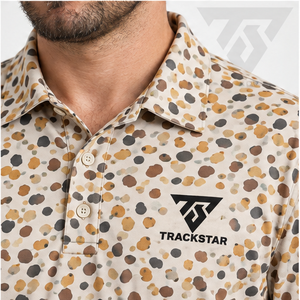 Polo pour homme Trackstar beige et marron à motif galets dorés, manches courtes, col boutonné, chemise de golf, logo personnalisé - Product Image 5