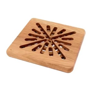 Sous-plat carré en bois naturel à découpes, motif cercles concentriques modernes, résistant à la chaleur, support pour casseroles et poêles, avec fente d'angle - Product Image 4