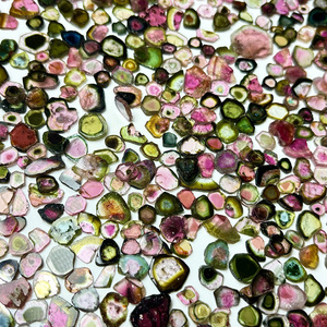 Turmalina Sandía en Rodajas, Gema Suelta con Reverso Plano para la Creación de Joyería Femenina - Product Image 1