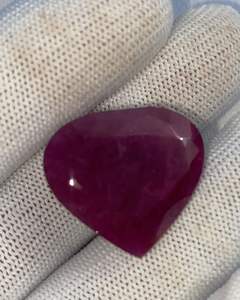 Piedras preciosas de rubí natural en forma de corazón de 60 quilates, piedras sueltas para la fabricación de joyas. - Product Image 1