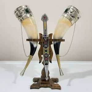 Soporte de Exhibición de Cuerno de Búfalo Ecológico Hecho a Mano y Personalizado, Base de Madera Sólida, Soporte de Cuerno con Forma Natural para Montaje en Pared o Mesa - Product Image 1