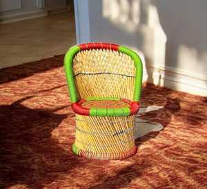 Chaise de jardin moderne en bambou tropical à pieds coniques, mobilier d'extérieur tressé, design artisanal durable, vert, rouge, écologique - Product Image 3