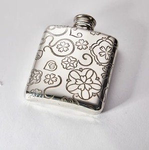 กระติกน้ำเงินสลักลายคุณภาพสูงสำหรับเป็นของขวัญ กระติกน้ำสำหรับผู้หญิงทันสมัย และอุปกรณ์พกพาเครื่องดื่มสำหรับผู้หญิงจากอินเดีย - Product Image 6