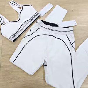 Ensemble de yoga 2 pièces pour femme – Leggings taille haute et soutien-gorge de sport, tenue de sport pour la gym et le fitness - Product Image 4