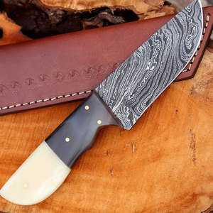 Cuchillo de Caza de Acero de Damasco Hecho a Mano de Primera Calidad con Diseño de Espiga Completa para Acampar al Aire Libre, Pescar y Uso de Supervivencia - Product Image 1