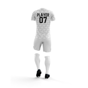 Ensemble de maillots et shorts de football personnalisés pour hommes, imprimés par transfert thermique, 100% polyester, antibactériens, respirants, séchage rapide, uniformes de football - Product Image 6