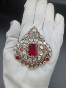 จี้รูปนกยูงชุบทองคุณภาพเยี่ยมจาก AMAIRA JEWELS สร้อยคอเงินสไตล์ชาติพันธุ์ เครื่องประดับเจ้าสาวสำหรับงานแต่งงาน - Product Image 1