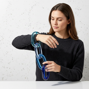 Escultura de Cadena de Resina con Degradado Azul, Decoración Artística de Moda, Hecha a Mano, Forma Personalizada, Artesanía de Fundición - Product Image 1