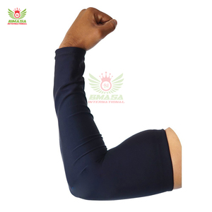 ปลอกแขนกีฬาลายพรางโลโก้แบบกำหนดเอง ป้องกันรังสียูวี ระบายอากาศได้ดี ผลิตจากผ้าฝ้ายผสมสแปนเด็กซ์ สำหรับปั่นจักรยานและบาสเกตบอล - Product Image 4