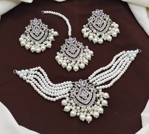 Juego de Joyería Kundan de Diseño, 3 Piezas, Collar y Aretes de Latón, Diseño Personalizado, Joyería de Moda para Bodas de Alta Calidad - Product Image 4