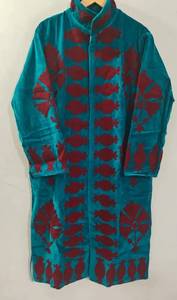 Abrigo Largo de Terciopelo Turquesa Hecho a Mano con Apliques de Motivos de Granada Roja, Estilo Boho Vintage, Venta al Por Mayor - Product Image 4