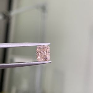 Diamantes Sueltos Rosa Fantasía de 1.38ct, Corte Radiante, Claridad VVS, Cultivados en Laboratorio HPHT CVD, Certificados por IGI, Perforados con Láser, para Joyería, Venta al Por Mayor - Product Image 4