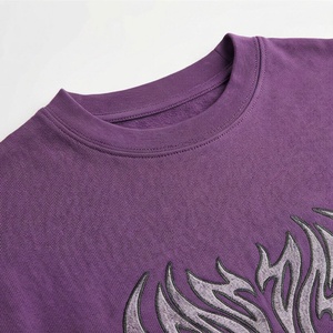 Conjunto de 2 piezas de ropa urbana para mujer, camiseta de manga corta con logo estampado en foil y pantalones cortos por encima de la rodilla, ajuste holgado y transpirable - Product Image 4