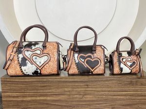 Bolsa de Viaje Grande de Cuero Vacuno Hecha a Mano con Diseño de Corazón, Bolso de Mano Vintage con Estampado Floral, Estilo Speedy, Unisex - Product Image 2