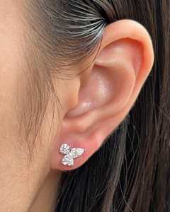 Boucles d'oreilles clous en or massif 14K 18K, serties de diamants en grappe, trois pierres (rond, cœur, poire) cultivées en laboratoire, bijoux Trinity, cadeau pour femme - Product Image 2