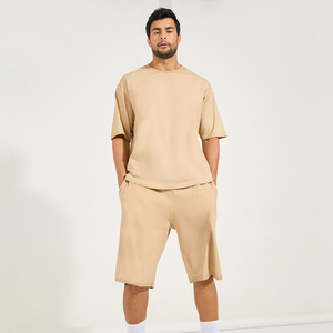 Ensemble T-shirt et short pour homme en polyester/coton, décontracté, respirant, été, personnalisable OEM, haute qualité, fabriqué au Pakistan - Product Image 4