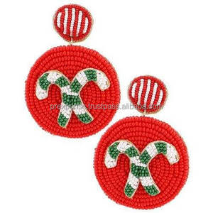 Pendientes de cuentas de bastón de caramelo doble, joyería navideña hecha a mano con hojas de acebo, Pendientes colgantes festivos para mujer - Product Image 2