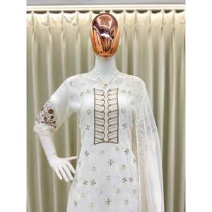 Magnifique ensemble élégant de vêtements de fête blancs avec haut et bas et dupatta, taille XL, par Bhanderi -BE - Product Image 1