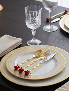 Ensemble de couverts Glam Gold avec poignées torsadées et perles rouges, finition mate, passe au lave-vaisselle, ustensiles de table pour mariage - Product Image 5